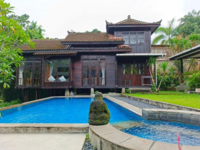 Wooden House by Malathi Villas Ubud
